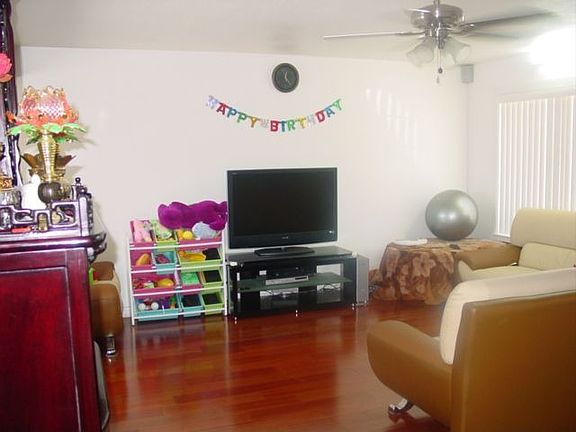 4th image of 3205 Garden Ave