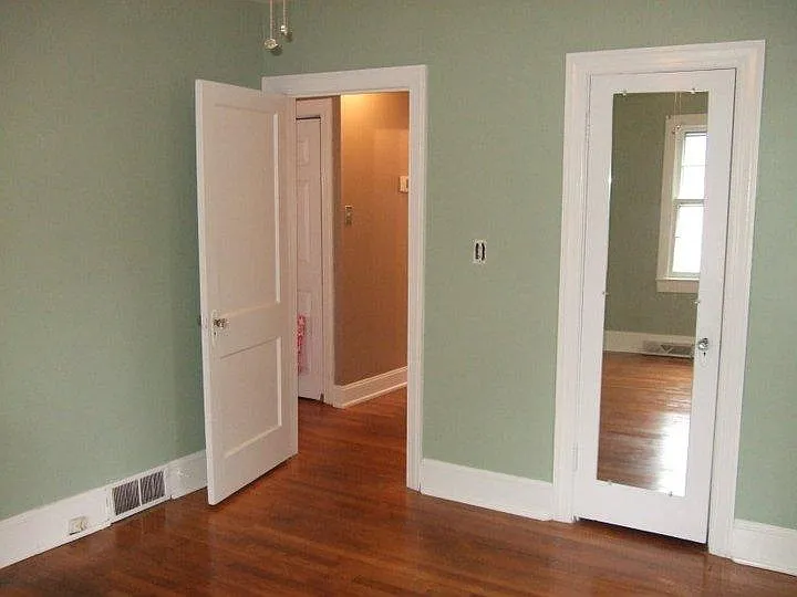 2423 Cherokee Ln — Photo 10