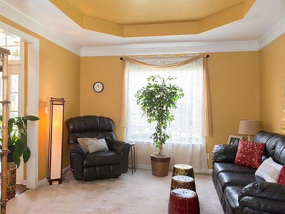 3rd image of 5048 Sussex Dr