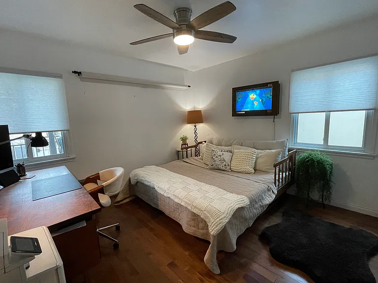 3rd bedroom daybed / king bed when converted.