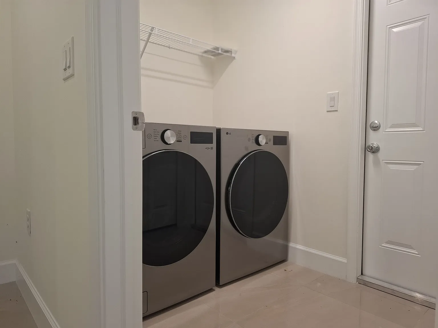 3 bed, 1563 sqft, $2,700 — Photo 3