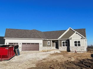 6198 S Limestone Ct, New Berlin, WI 53146