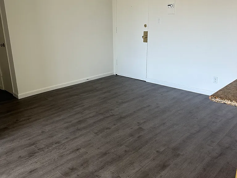 1070 Church St — Photo 11