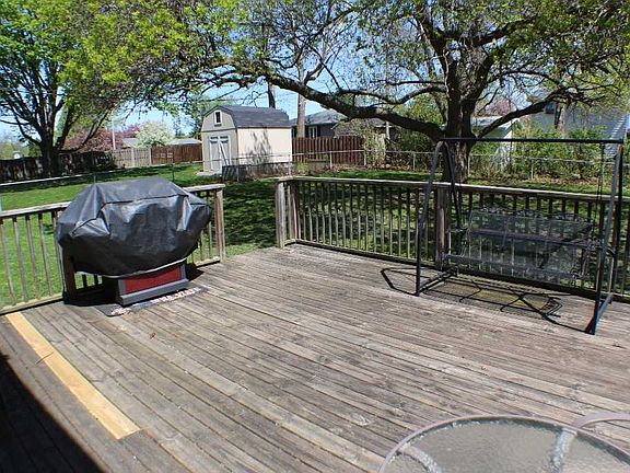 3rd image of 2927 Woodland Ln