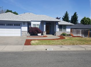 2666 SW Garden Meadow Dr, Grants Pass, OR 97527