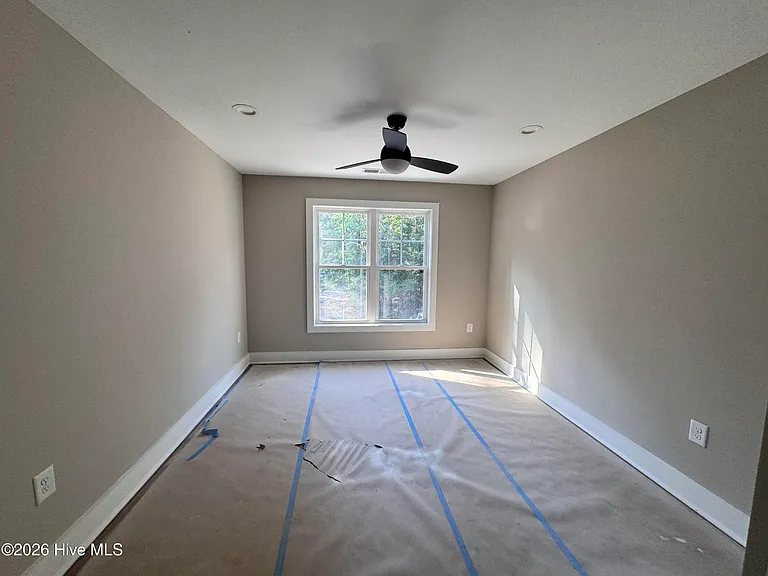 662 Wren Ln — Photo 17