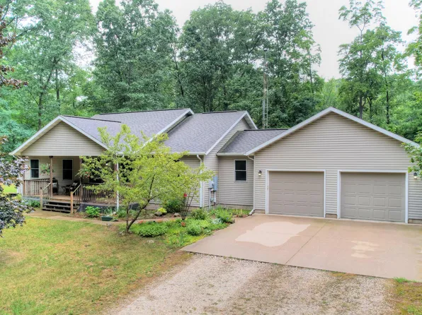 884 Nadeau Dr, Pullman, MI 49450