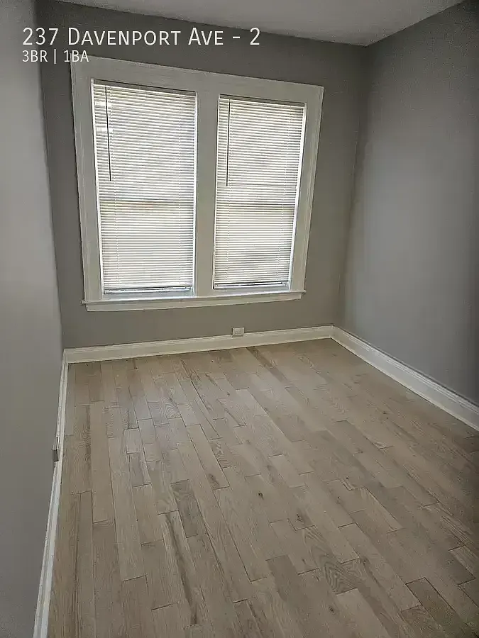 237 Davenport Ave APT 2 — Photo 2