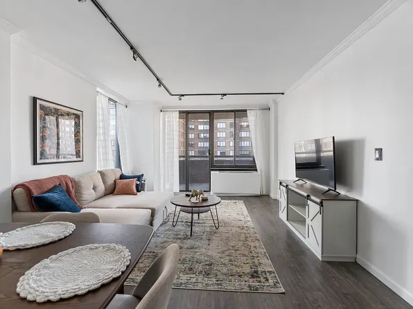 157 East 32nd Street image 2 of 16