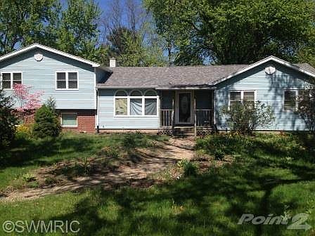1st image of 215 S Eagle St