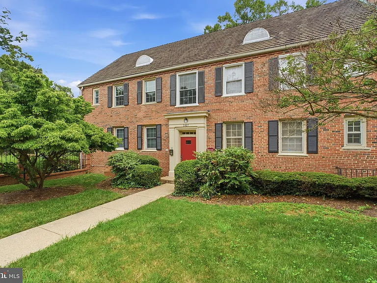 3927 Pennsylvania Ave SE #201 — Photo 11