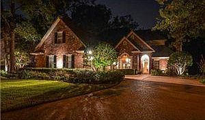 2nd image of 4809 Woodberry Ln