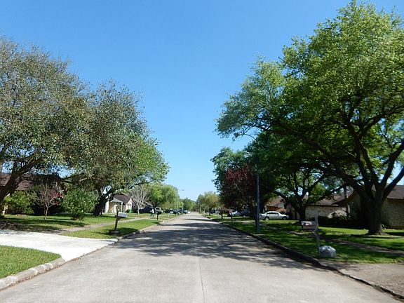 5th image of 10510 Sagebluff Dr
