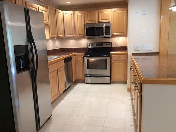 3rd image of 1560 Douglas Ave APT B26