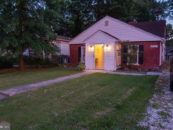 2nd image of 8511 Lindendale Dr