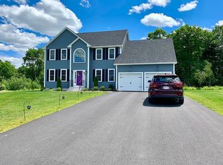 24 Roosevelt Dr, Northbridge, MA 01534