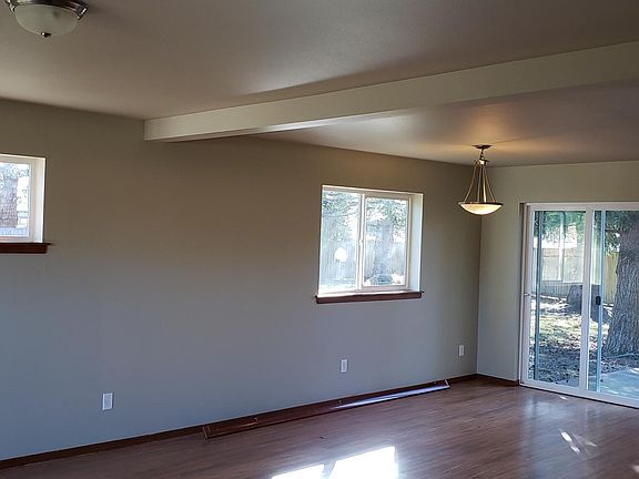 4th image of 4885 Seafair Dr
