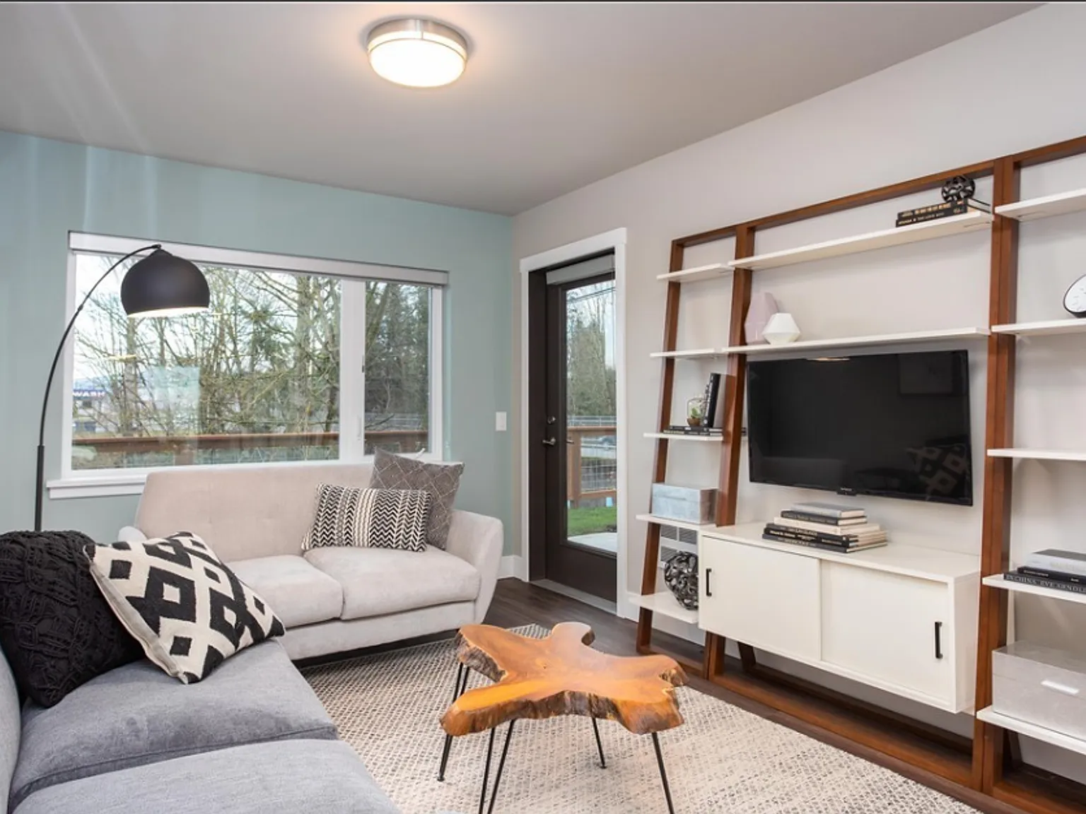 Front Street Condo — Photo 4