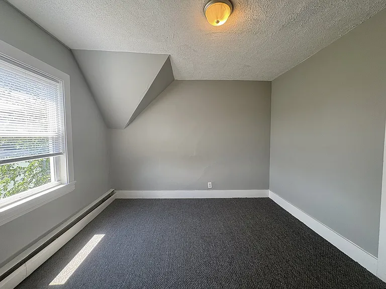 12 College St #3 — Photo 6