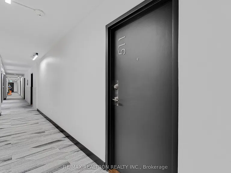 33 Isabella St #511 — Photo 4