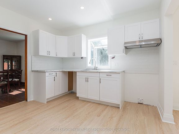 4th image of 9 Houden St