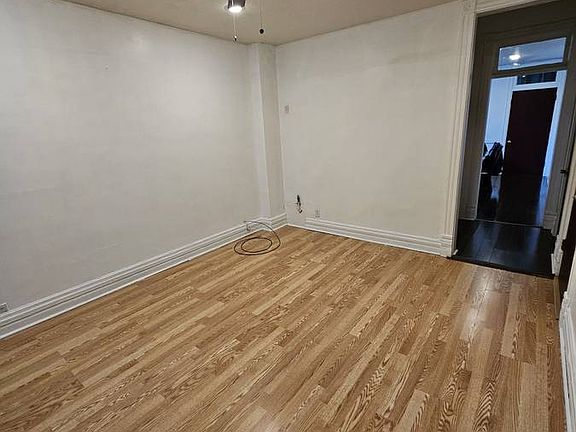 4th image of 2619 W Thomas St Unit 2