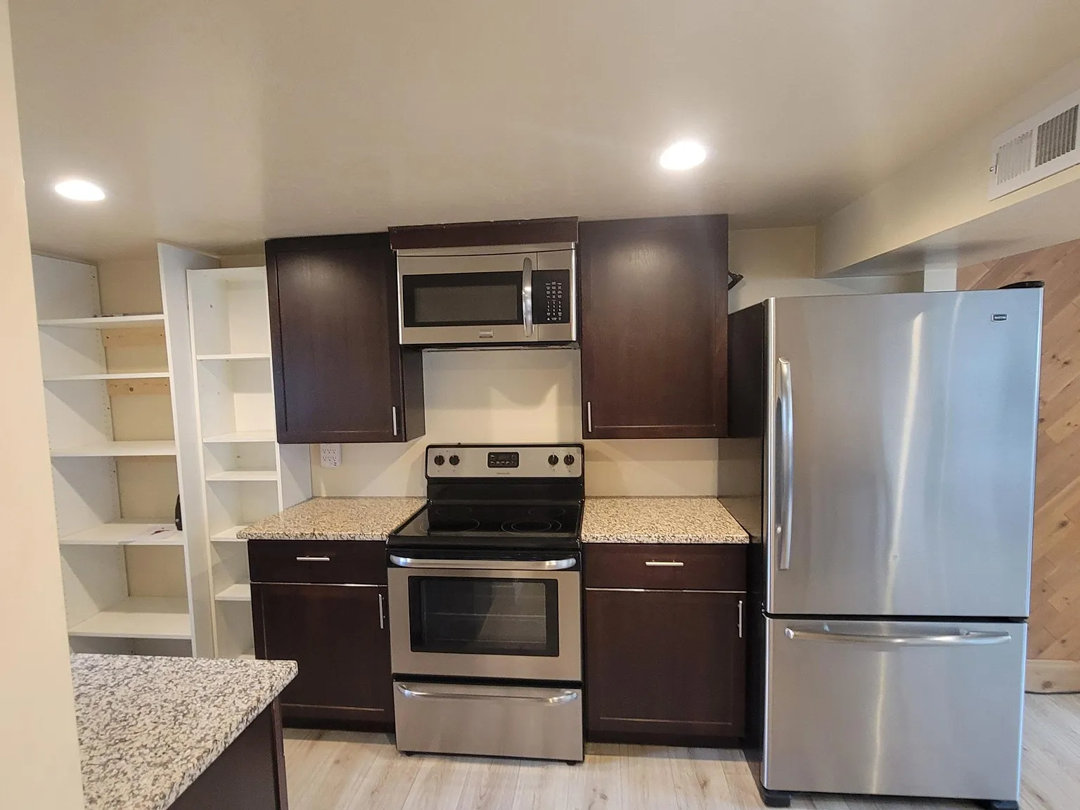 3110 E Coronet Dr — Photo 2