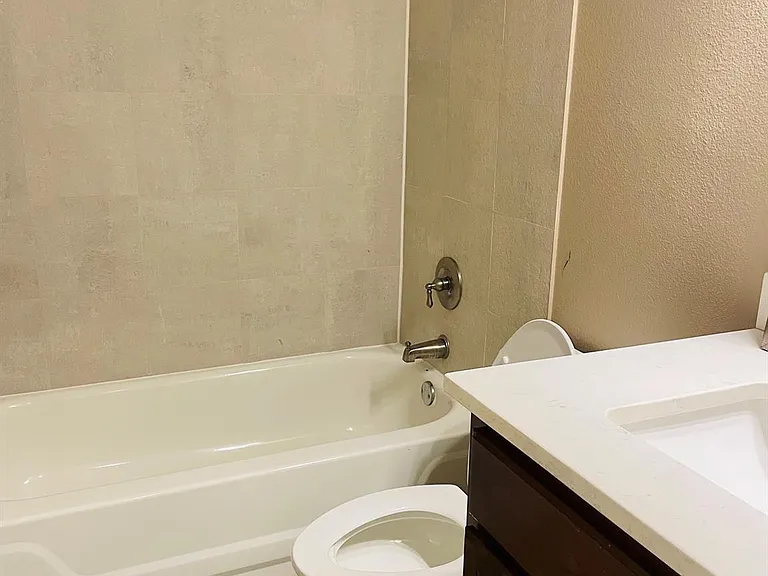 16837 Bailey Jean Dr — Photo 12