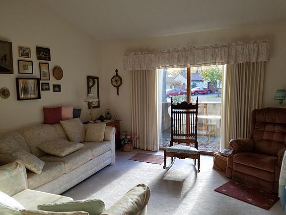 3rd image of 1308 Creekview Dr #11