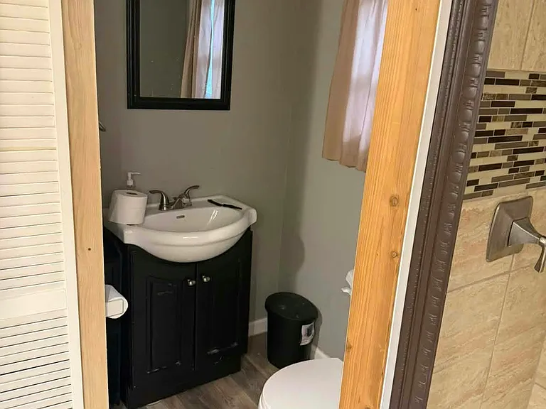 Main/Guest Bathroom