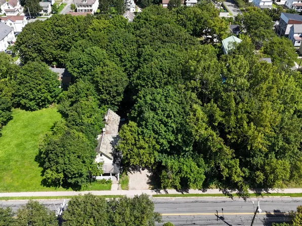 136 Linden St, Pittsfield, MA 01201