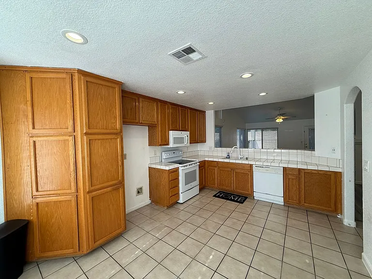 1501 Shiprock Ct — Photo 13
