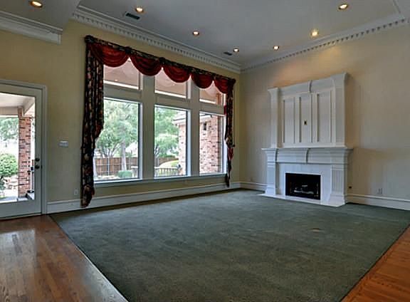5th image of 1701 Driskill Dr