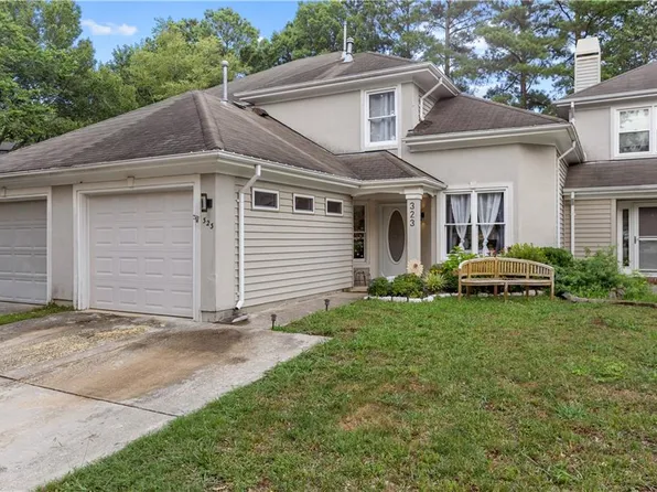 323 Esplanade Pl, Chesapeake, VA 23320