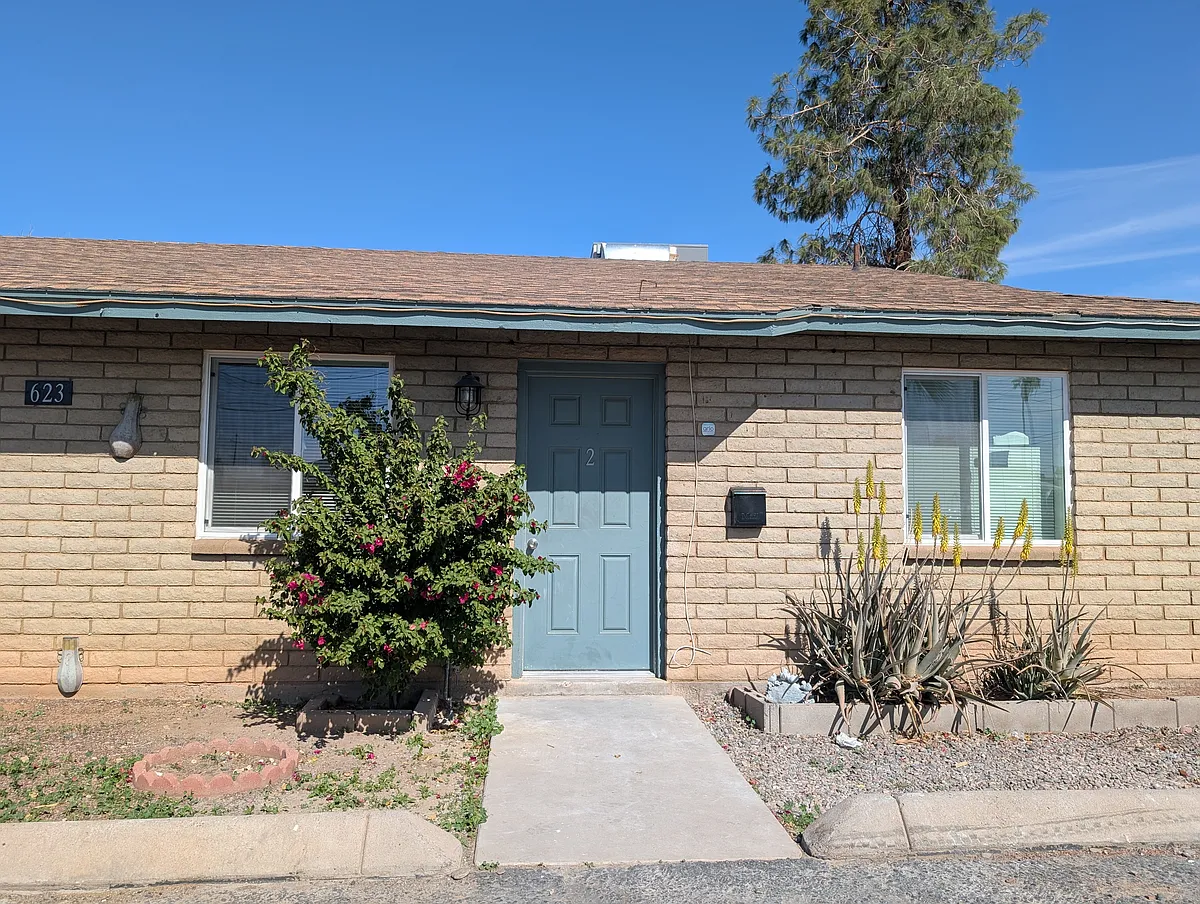 Building Photo - 623 S Olive