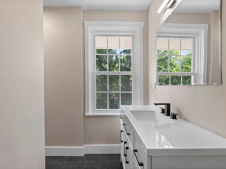 350 Ridgewood Ave — Photo 21