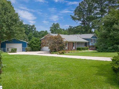 14 Rollingreen Rd, Greer, SC, 29651