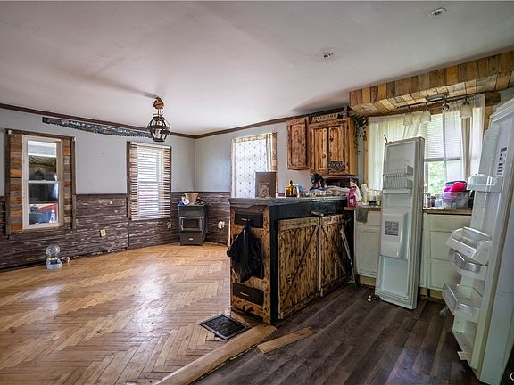 5th image of 174 Old Forge Rd