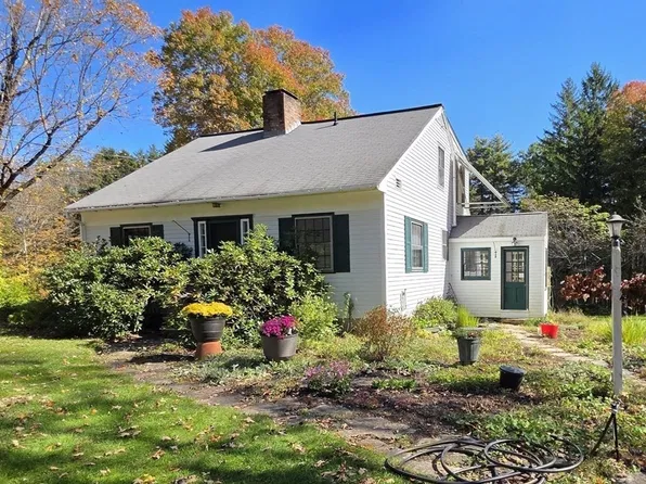 25 Montague Rd, Leverett, MA 01054