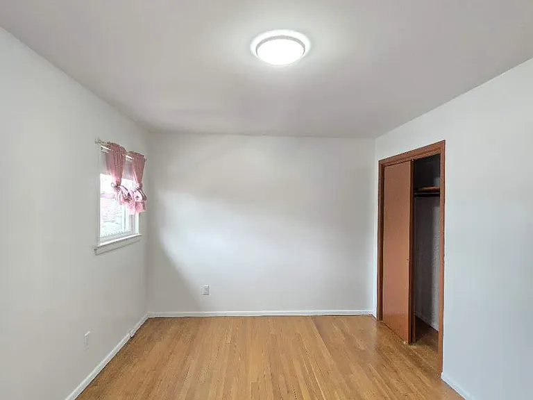 322 Sanilac St — Photo 12