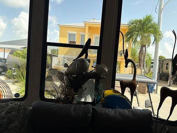 5th image of 325 Calusa St #475
