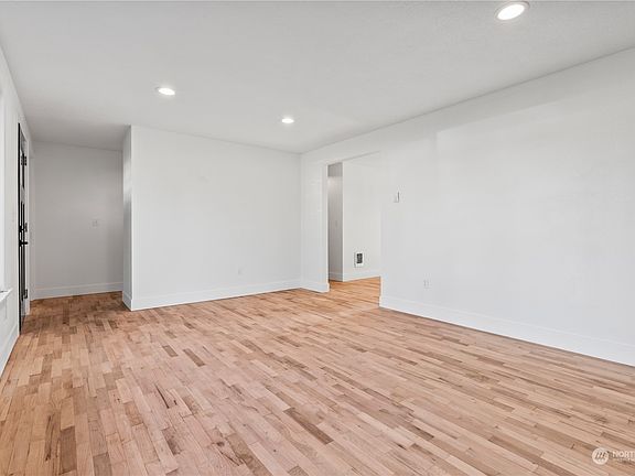 5th image of 17316 Park Avenue S