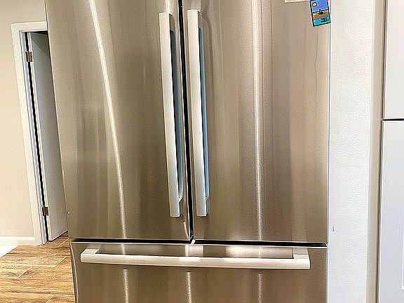 3rd image of 2601 S Roosevelt Blvd APT 320C