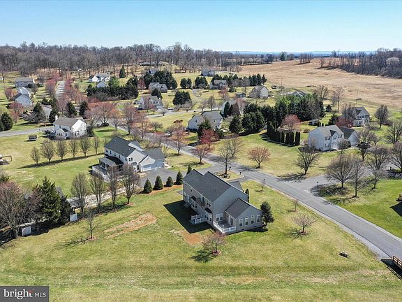 5th image of 256 Holden Dr