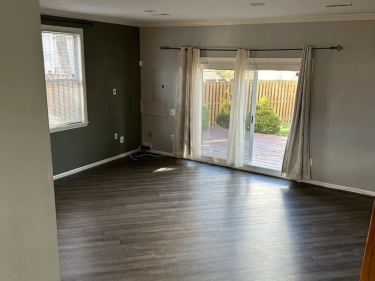 106 Hampstead Ct NE — Photo 14