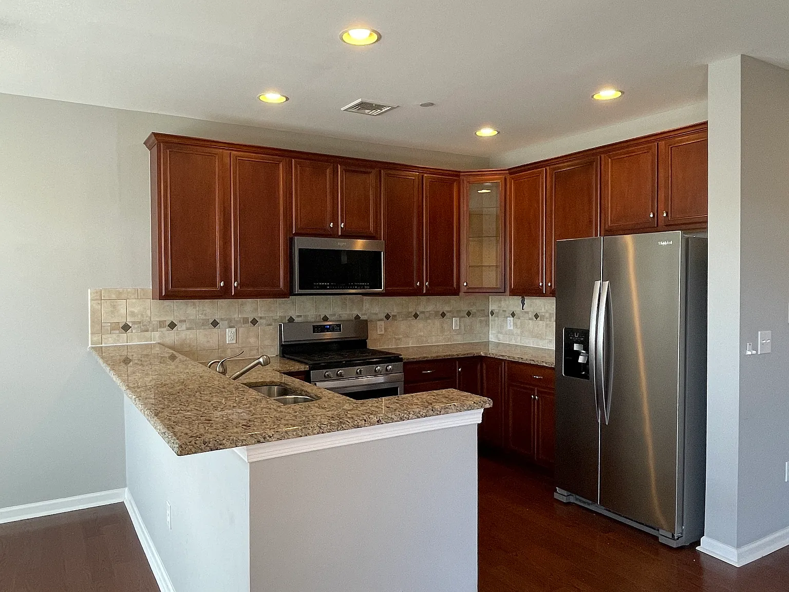 1 bed, 1.5 bath, 1236 sqft, $2,600 — Photo 3