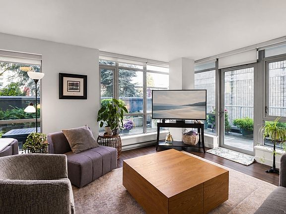 5th image of 838 Broughton St #204