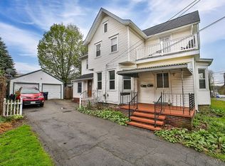 33 John St, Akron, NY 14001