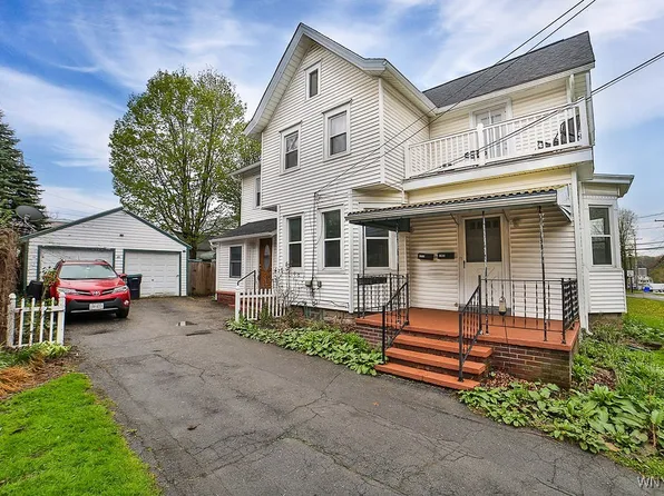 33 John St, Akron, NY 14001