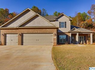 173 Somerton Dr, Huntsville, AL 35811